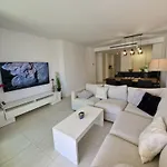 Apartment Infinity Vanian Gardens