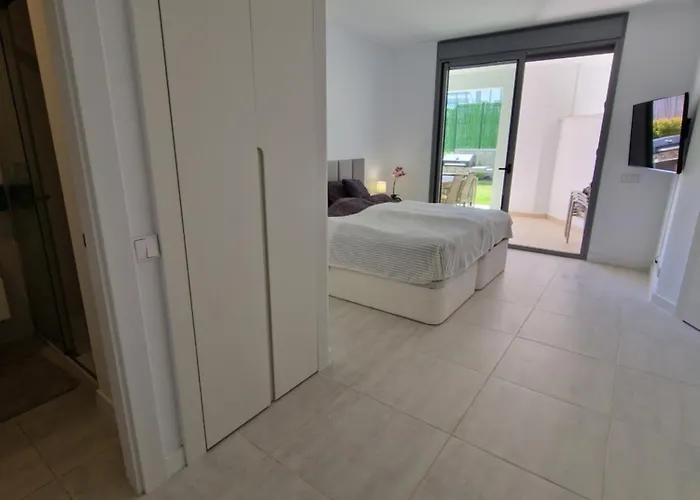 Apartment Infinity Vanian Gardens