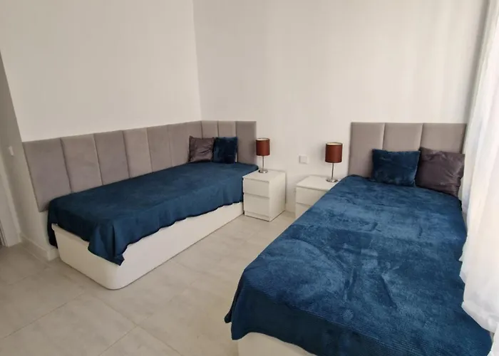 Apartment Infinity Vanian Gardens *