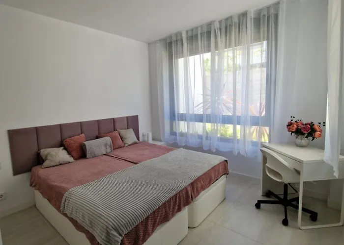 Infinity Vanian Gardens إِستيبونا